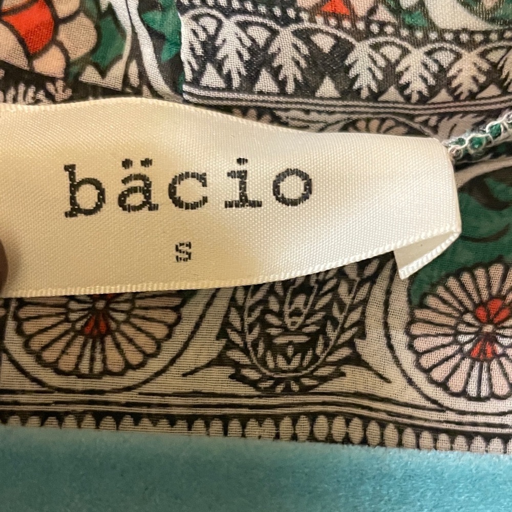 Bäcio Women's Patterned Top - Multicolor